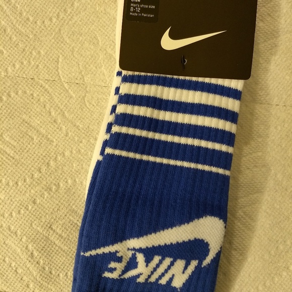 the iconic nike socks